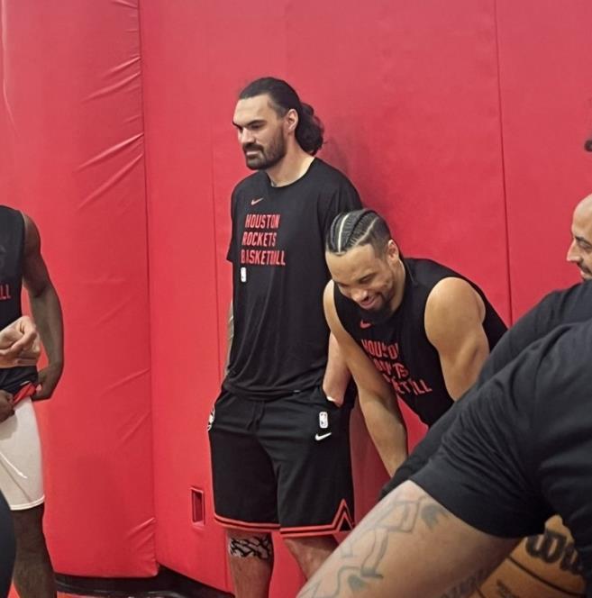 hth-若得8+3控卫，火箭中锋短板迎刃而解？阿门重回4号位，斯通精明