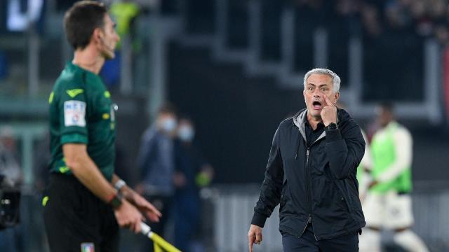 穆里尼奥：评裁判就会停赛 中卫：房子大点球遭漏判