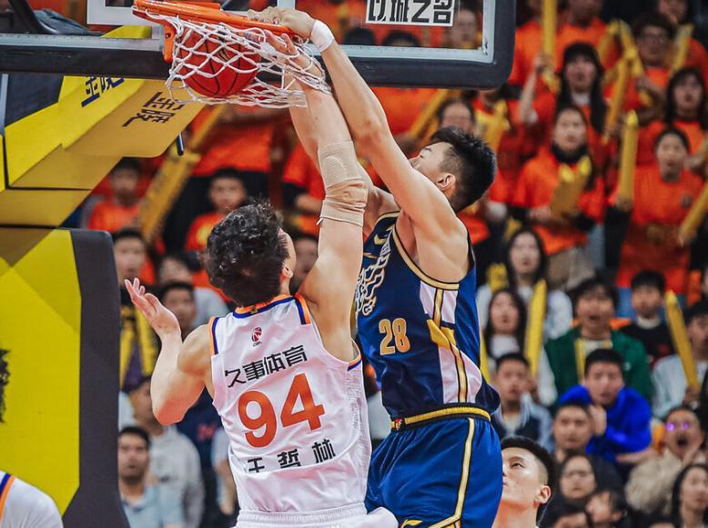 华体会官网-2连败广东再传4坏消息！新添2员伤兵，一夜3人离队，CBA杯更难了