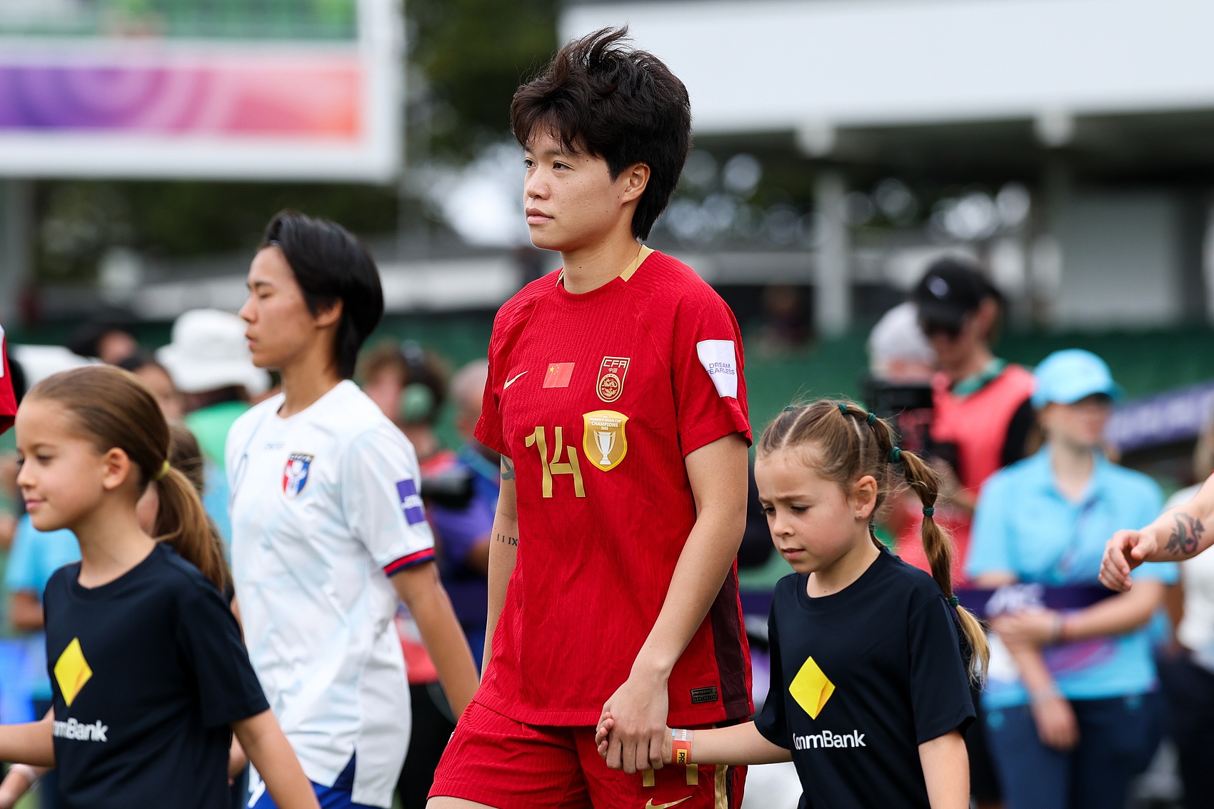 华体会集团-足球报：李晴潼用两粒进球完成救赎，她在东京奥运会失误+染红