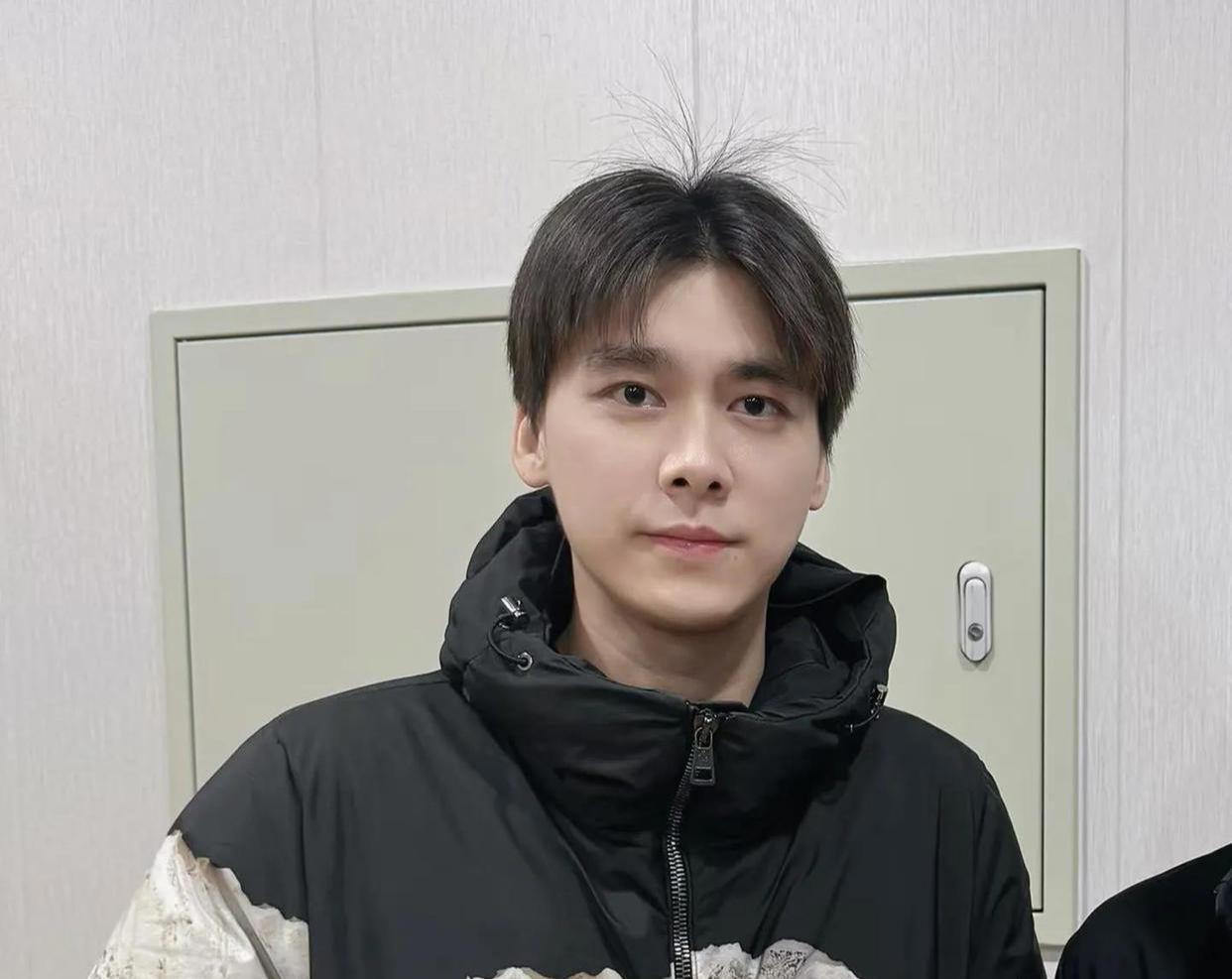 华体会赛事团队-善恶终有报!移居英国仅2年,57岁吴秀波再迎噩耗,步李易峰后尘